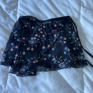 No Brand Listed Wrap Up Balletcore Mini Skirt Size XS NWOT - $34 —> $19
